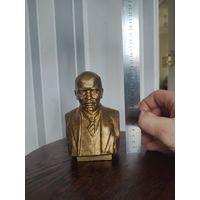 Бюст Ленин