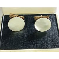 Запонки перламутровые  . Распродажа винтажный бижутерии с рубля !