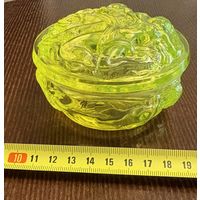 Шкатулка из уранового стекла . Производство Чехия