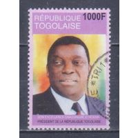 [1799] Того 2004. Политика.Президент. Высокий номинал.Гашеная марка. Кат.гаш.4.5 е.