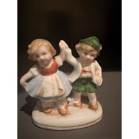 Статуэтка Дети Мальчик и Девочка Германия   винтаж с 1 рубля