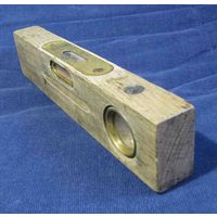 Уровень деревянный старинный