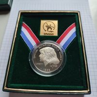 США 1 доллар 1995 года, в честь Всемирных летних спец.Олимпийских игр. Серебро 900 пр.
