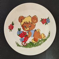 Тарелка настенная Мишутка с цветами, диаметр 20 см. ФФЗ Минск