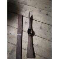 Малая кирка и рашпиль.