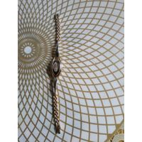 Часы наручные  с браслетом.Состояние на скане. В коллекцию,ремонт,на запчасти.