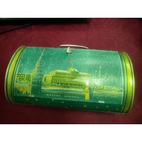 Коробка металлическая от новогоднего подарка