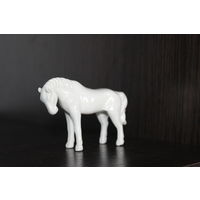 Фарфоровая статуэтка "Лошадь".