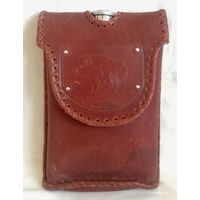 Фляжка в кожаном чехле