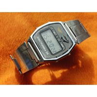 Электронные часы, Электроника 54, браслет бонусом. Торг есть.