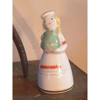 Статуэтка девочка с кувшином, Рига, редкость