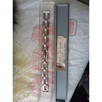 Браслет для часов в футляре, этикетка, ценник.