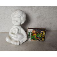 Статуэтка мальчик с уткой