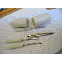 Советский косметический набор Ленинград в бакелитовом футляре. Торги!