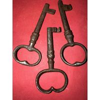 Ключи старинные.цена за все.