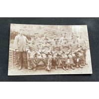 Фотооткрытка 1 Мировая война / Группа немецких солдат возле полевого укрепления