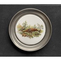 ОХОТА мотив Альпы Олень. Коллекционная тарелка-подставка олово фарфор Schwarzenhammer Porzellan 23 Zinn 92%r / Диаметр: 10.7 см
