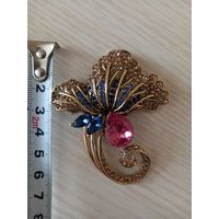 Брошь в винтажном стиле