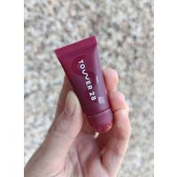 Миниверсия увлажняющего оттеночного бальзама для губ Tower 28 LipSoftie Tinted Lip Treatment 5 gr в оттенке Ube Vanilla (sheer burgundy)