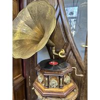 Шикарный граммофон, Европа, полностью исправен, клеймо, много лотов с рубля