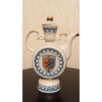 Фарфоровый куманец (графин,штоф)