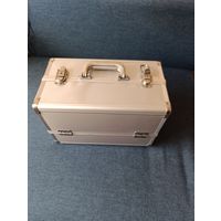 Чемодан для косметики