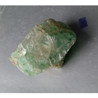 Флюорит. Зелёный (хлорофан). 79 грамм.