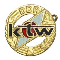 ГДР. Значок Komitee fur Touristik und Wandern (KTW), организации, существовавшей с 1956 по 1974 г. и  занимавшейся продвижением физической культуры, школьного и массового спорта и туризма
