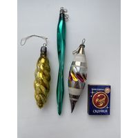 Лот елочных игрушек.