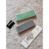 Футляры часовые, документы.