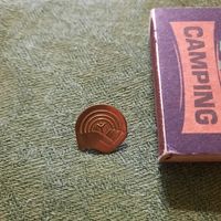 Значок всемирной организации YMCA (Ассоциация молодых христиан). США