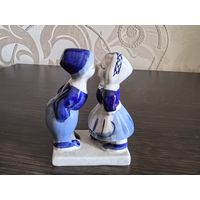 Европейский фарфор. Статуэтка Поцелуй.