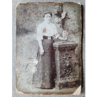 Фото молодой женщины в городском костюме 1900_е гг,  Екатеринослав.