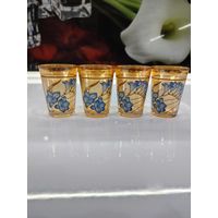 Рюмки с узором.