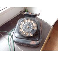 Телефон 50-х годов СССР.