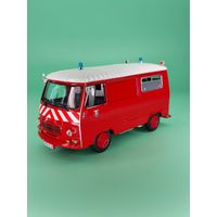 Peugeot J7 VSAB от  Hachette Collections 1:43