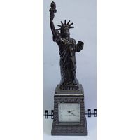 Часы настольные "Статуя свободы" в идеале, тяжёлые, вы высота 15 см