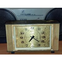 Часы механические Молния . 1975 года .