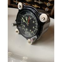 РЕДЧАЙШИЙ в таком сохране часовой" блок М 55" от ЧЧЗ не только для измерения времени в часах и минутах, но и коммутации цепи в соответствии с заданной временной программой!