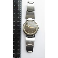 Все лоты с рубля.Часы Восток ,СССР,водонепроницаемые,тикают