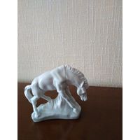 Конь
