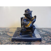 СТАТУЭТКА  ОБЕЗЬЯНА С ГИТАРОЙ ( в ремонт )