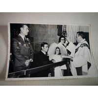 Фото 18х11,5 см. Ритуал венчания в католическом храме в Валенсии.