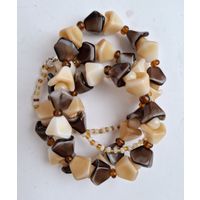 Фигурные бусы. Чешское цветное стекло. Длина 56 см