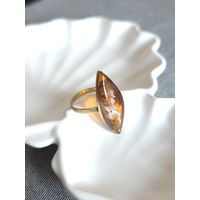 Винтажное ретро кольцо из янтаря коньячного оттенка, латунь СССР