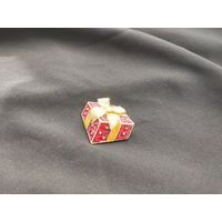 Брошь коробка подарок