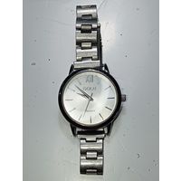 Часы кварцевые  GOLD .