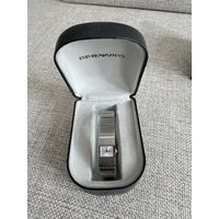Armani женские часы браслет.