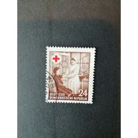 ГДР 1953 Марка "Годовщина создания "Красного креста" в ГДР" (гашение без клея со следами от наклейки) Mi.385 каталог 2.00 евро