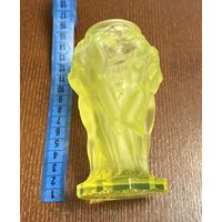 Вазочка из уранового стекла . Производство Чехия